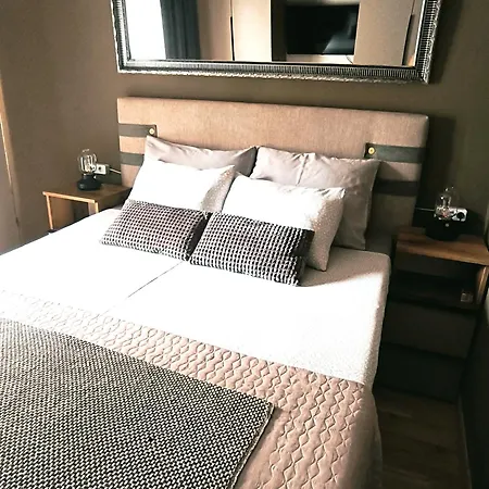 Bonbon And Vendégház Zára